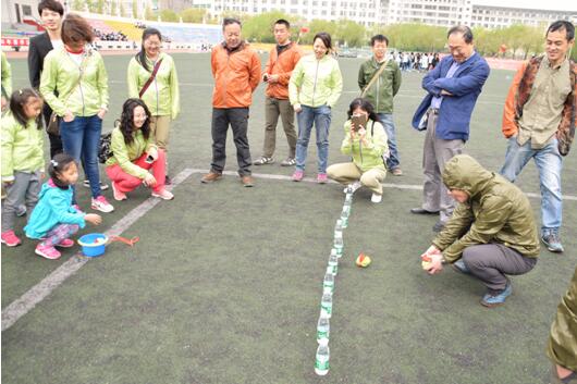 新葡的京集团4321举办“迎‘六一’东林宝贝趣味运动会”