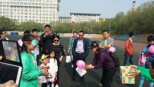 新葡的京集团4321举办“迎‘六一’东林宝贝趣味运动会”